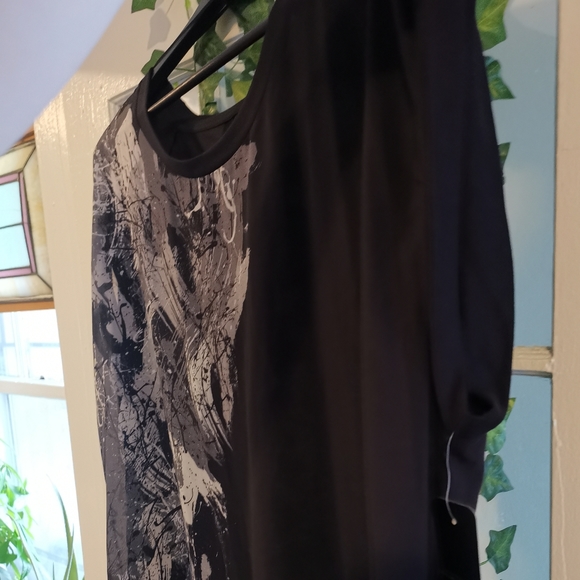 🆕Jess Image Roll Sleeve Printed Tee Blouse - Picture 3 of 7